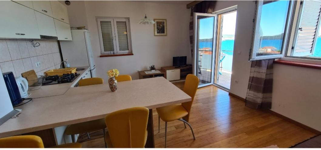Apartmani Gizela Donji Seget Quarto foto