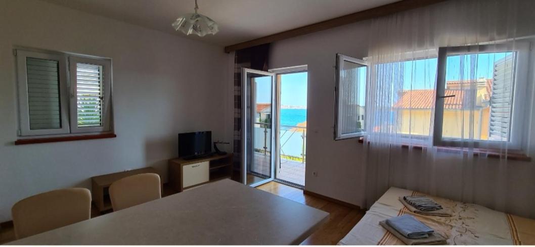 Apartmani Gizela Donji Seget Quarto foto