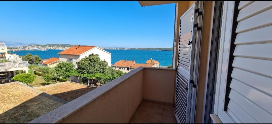 Apartmani Gizela Donji Seget Quarto foto