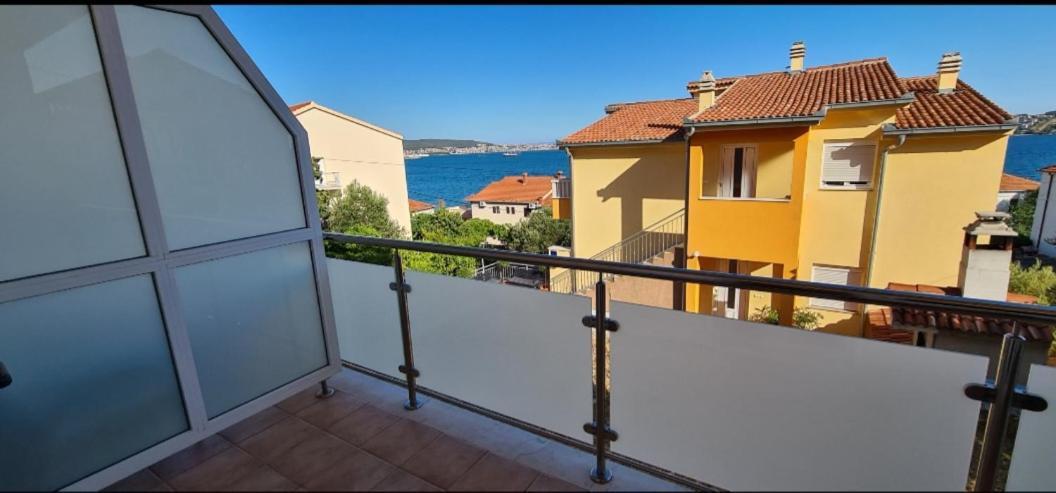 Apartmani Gizela Donji Seget Quarto foto